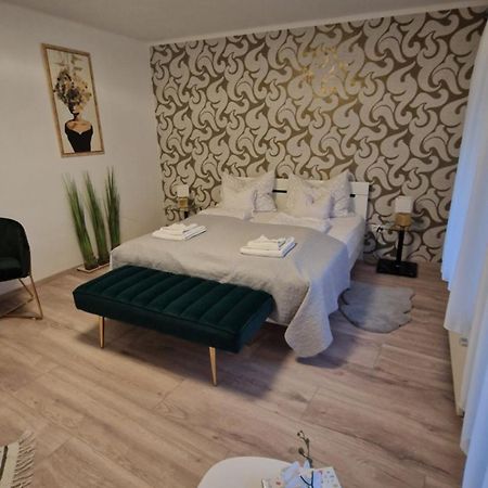 Anida Holiday Home Sopron Exteriör bild